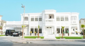World Class Luxurious 4 BDR Villa-In Palm Jumeriah